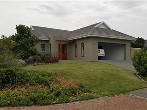3 Bed House in Kraaibosch