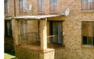 2 Bedroom Simplex in Ruimsig