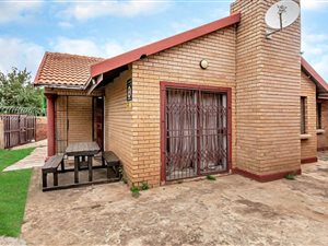 10 Bed House in Philip Nel Park