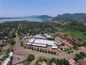225 m² Retail Space in Hartbeespoort Dam