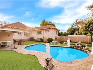 4 Bed House in Greenside