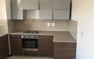 1 Bedroom Flat in Halfway House