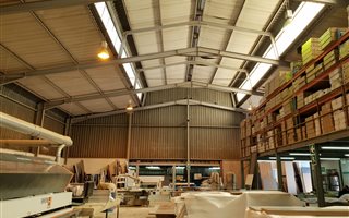 860 m² Industrial space in Spartan