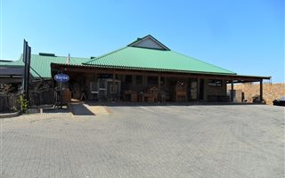943 m² Commercial space in Zwartkop