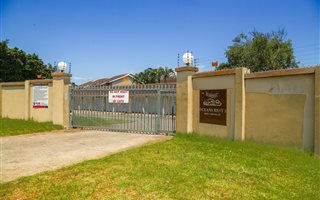 3 Bedroom Apartment in Arboretum