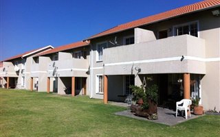 2 Bedroom Apartment in Comet