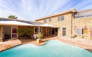 4 Bedroom House in Flamingo Vlei