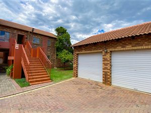 2 Bed Flat in Equestria