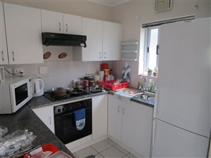 2 Bed Apartment in Gordons Bay Central