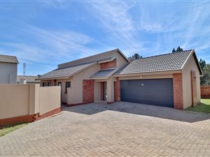 3 Bed House in Kameeldrift