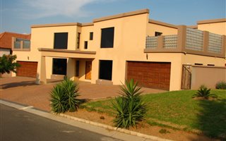 4 Bedroom House in Carlswald North Estate