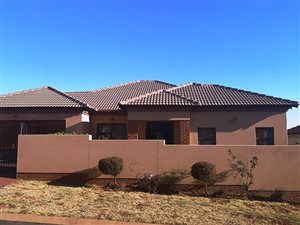3 Bed House in Amberfield Manor