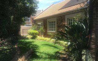 3 Bedroom Cluster in Marais Steyn Park