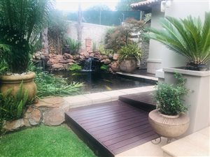 6 Bed House in Bryanston