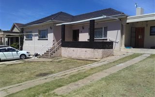 3 Bedroom House in Penford