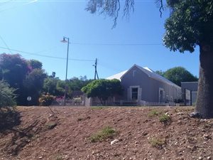 1378 m² Land available in De Rust