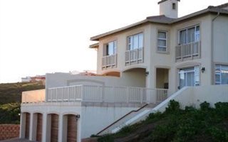3 Bedroom House in Pinnacle Point Golf Estate