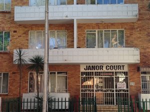 2 Bed Flat in Yeoville