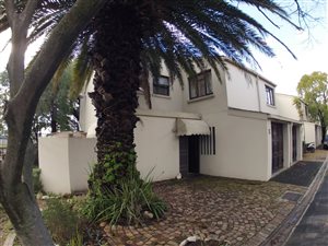 4 Bed Apartment in Dennesig