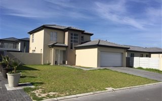 3 Bedroom House in Protea Village