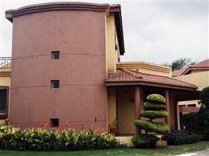 3 Bedroom Townhouse in Sundowner