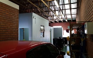 105 m² Office Space in Alton