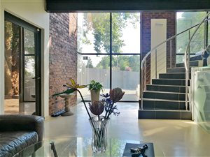 336 m² Commercial space in Craighall Park
