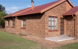3 Bedroom House in Tsakane