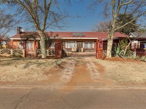 8 Bed House in Cresslawn
