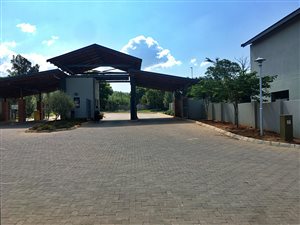 3 Bed Duplex in Waterkloof