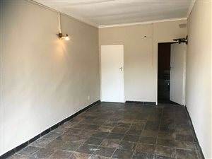 Bachelor apartment in Bredell AH