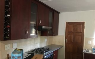 3 Bedroom Apartment in Sundowner