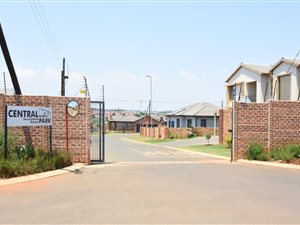 357 m² Land available in Clayville