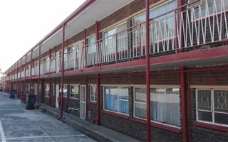 2 Bedroom Apartment in Krugersdorp Central