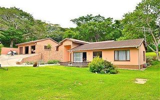 6 Bedroom House in Umtentweni