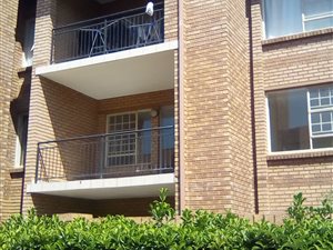 2 Bed Townhouse in Shere
