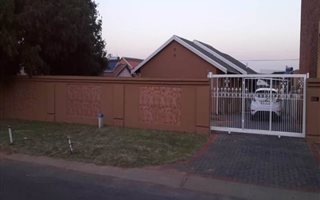 3 Bedroom House in Lenasia South
