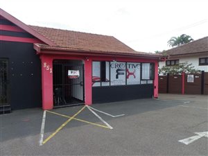978 m² Commercial space in Bluff