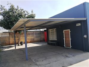 700 m² Commercial space in Booysens