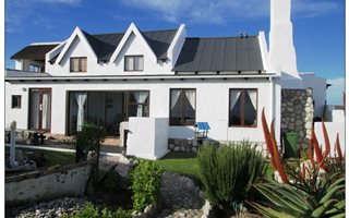 3 Bedroom House in Jacobsbaai