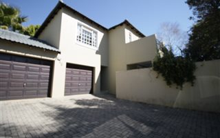3 Bedroom House in Olivedale