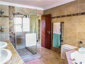 4 Bed House in Dowerglen