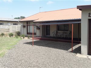 5 Bed House in Arbor Park