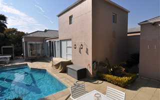 4 Bedroom House in Magaliessig