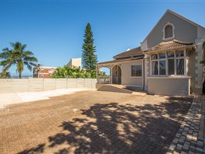 372 m² Commercial space in Glenwood