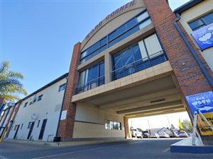 220 m² Commercial space in Wilro Park