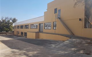2400 m² Industrial space in Reuven