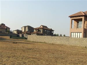 1000 m² Land available in Three Rivers East