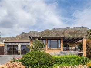 5 Bed House in Mountainside
