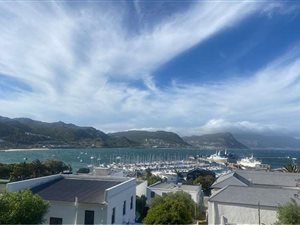690 m² Land available in Simons Town